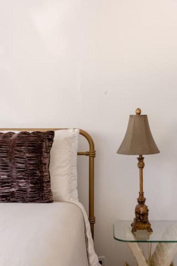 Oasis 3 Near Dfw Airport With Mediterranean Setting Irving Eksteriør bilde