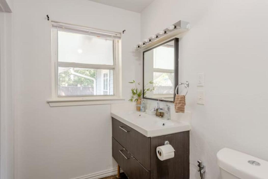 Oasis 3 Near Dfw Airport With Mediterranean Setting Irving Eksteriør bilde