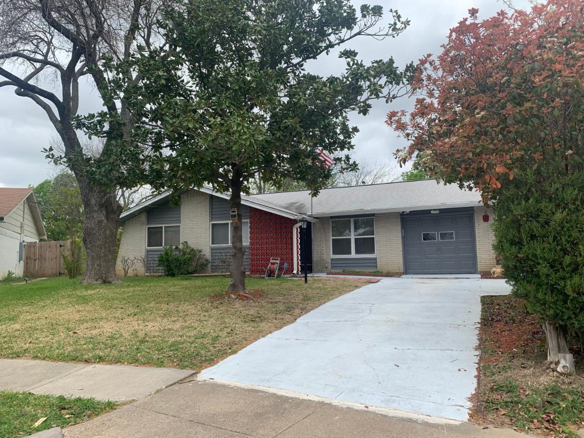 Oasis 3 Near Dfw Airport With Mediterranean Setting Irving Eksteriør bilde
